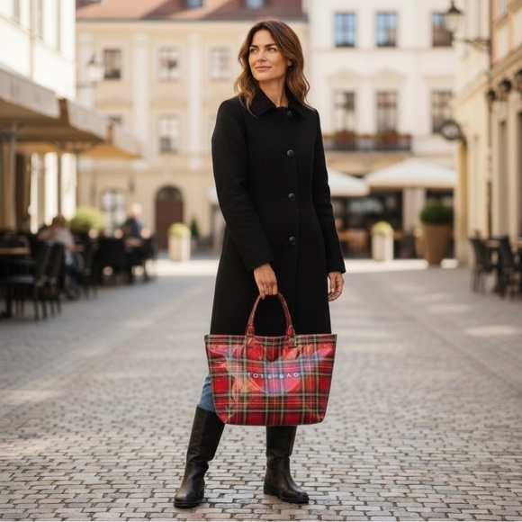 Red Tartan Plaid Tote Bag Large Tear Resistant Paper Shopper Travel Carryall New - Picture 2 of 8